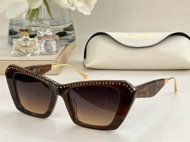 Picture of Valentino Sunglasses _SKUfw56704000fw